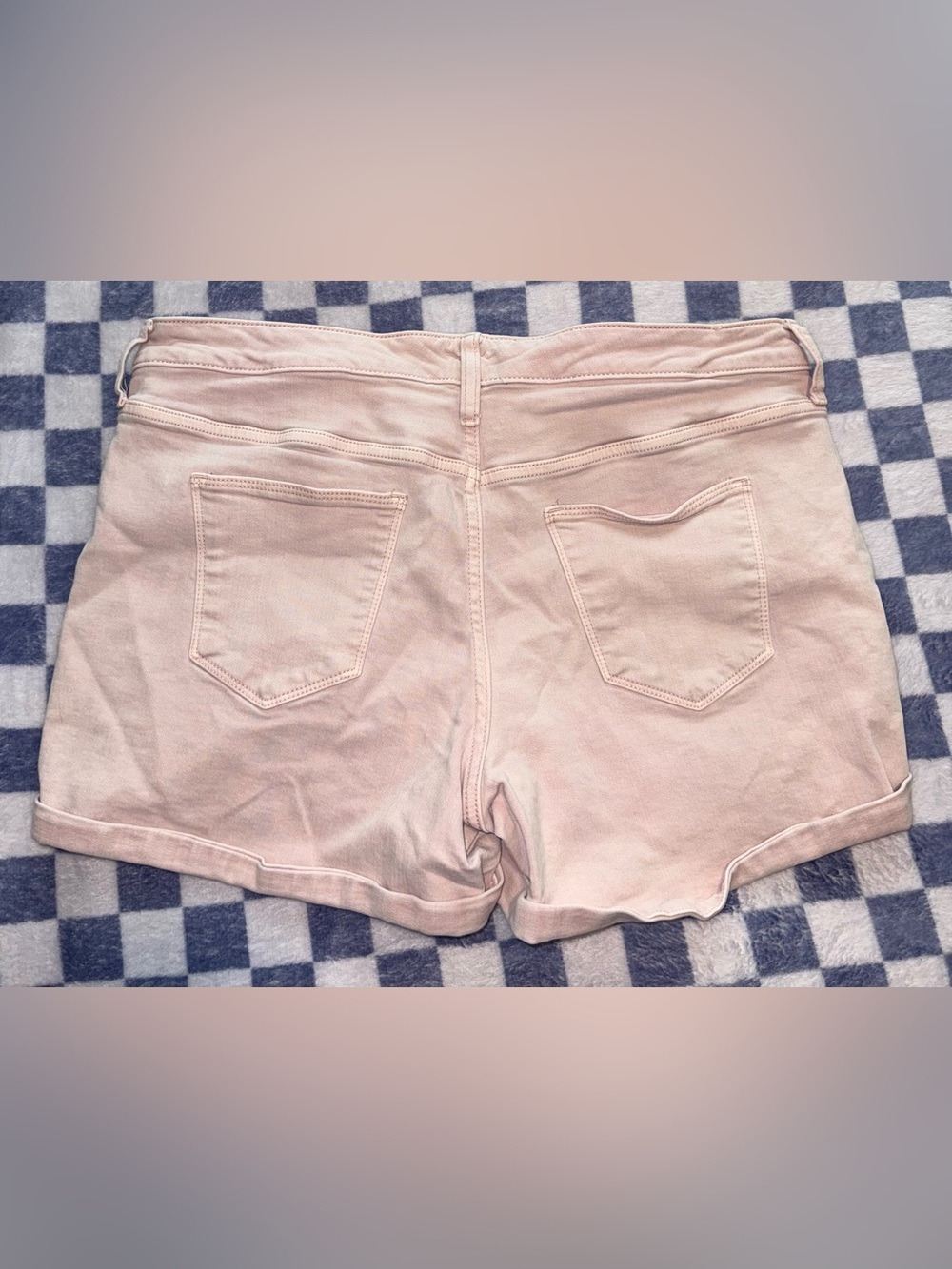 Universal Thread High Rise Medi Shorts - Picture 2 of 4
